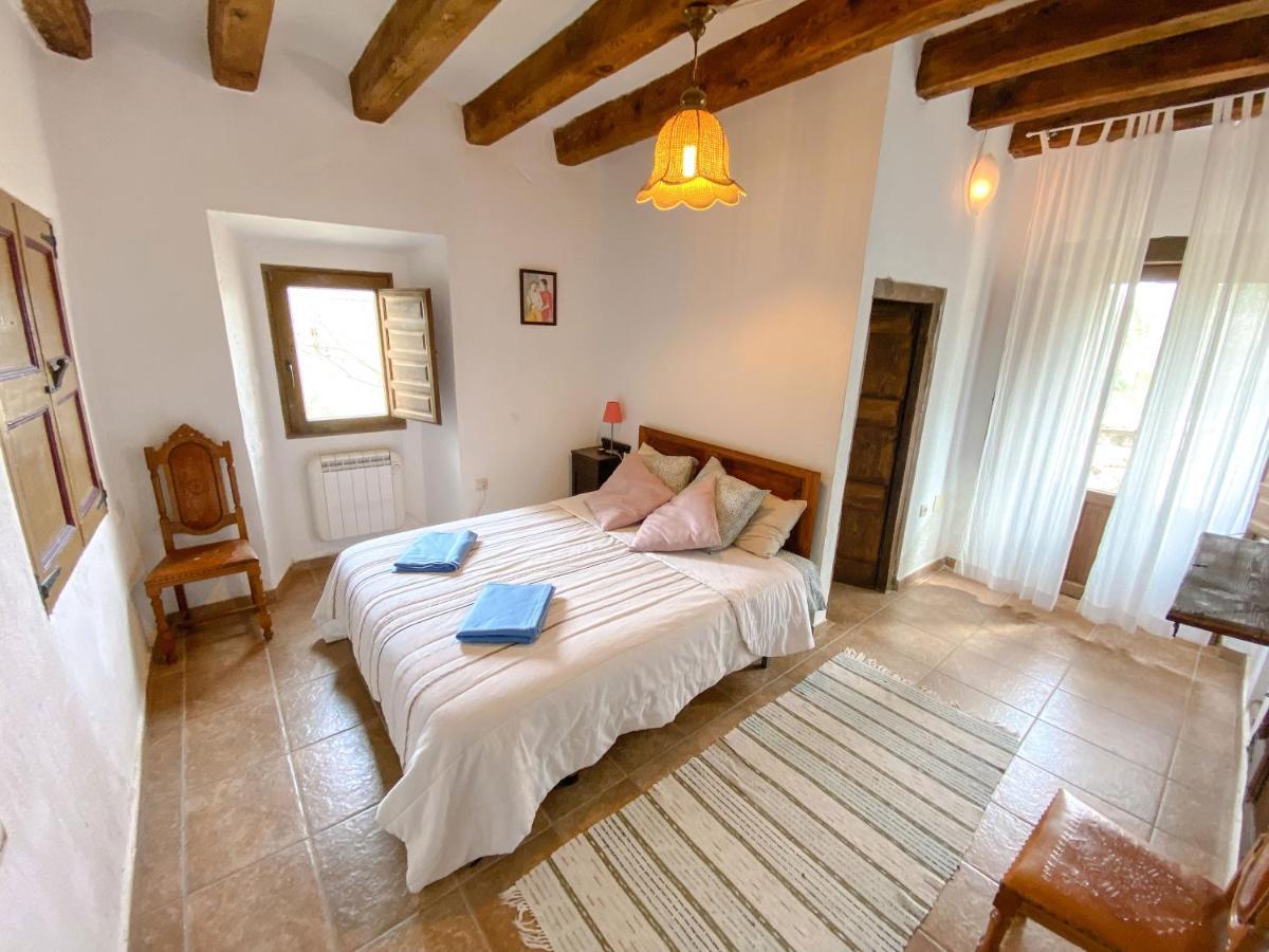 Pinell de Solsones Casa Rural Sant Petrus De Madrona מראה חיצוני תמונה