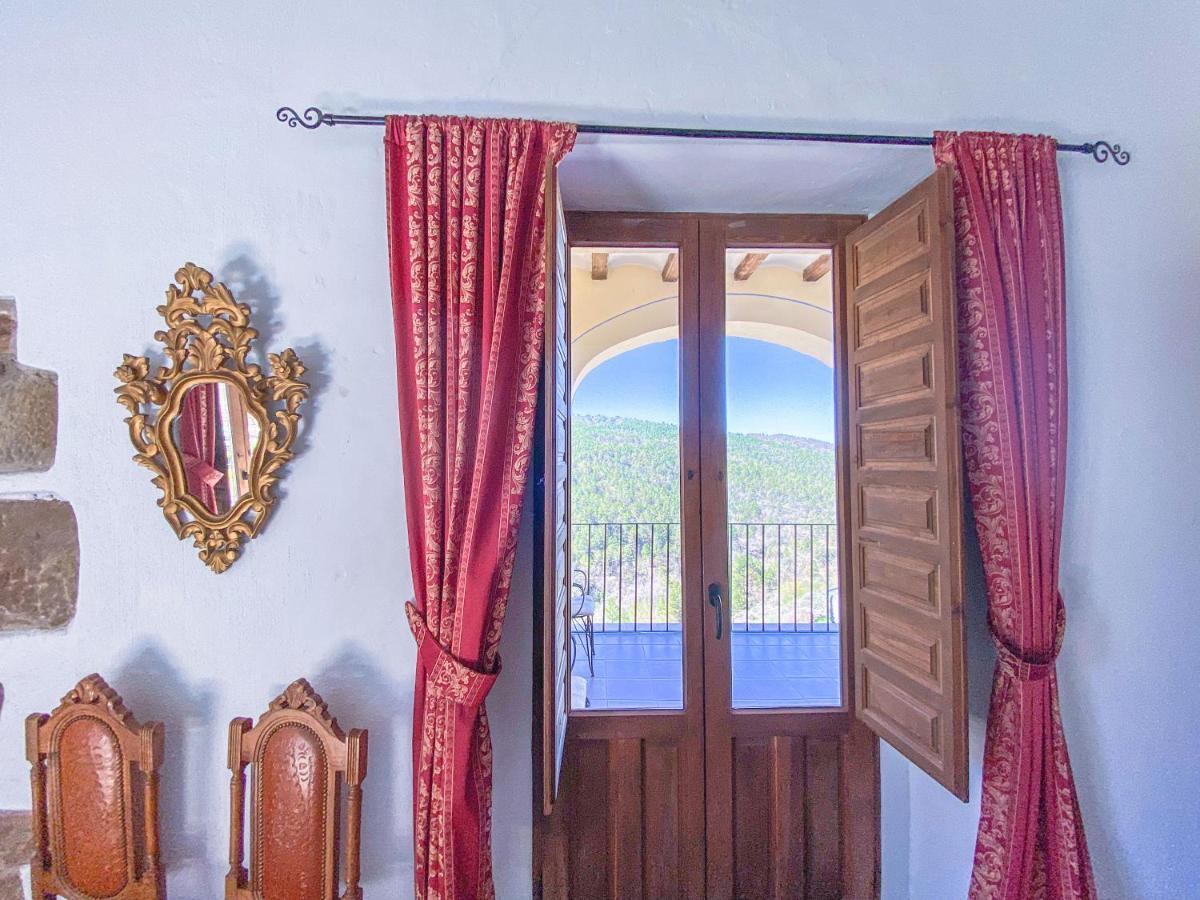 Pinell de Solsones Casa Rural Sant Petrus De Madrona מראה חיצוני תמונה
