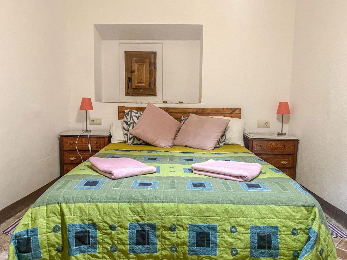 Pinell de Solsones Casa Rural Sant Petrus De Madrona מראה חיצוני תמונה