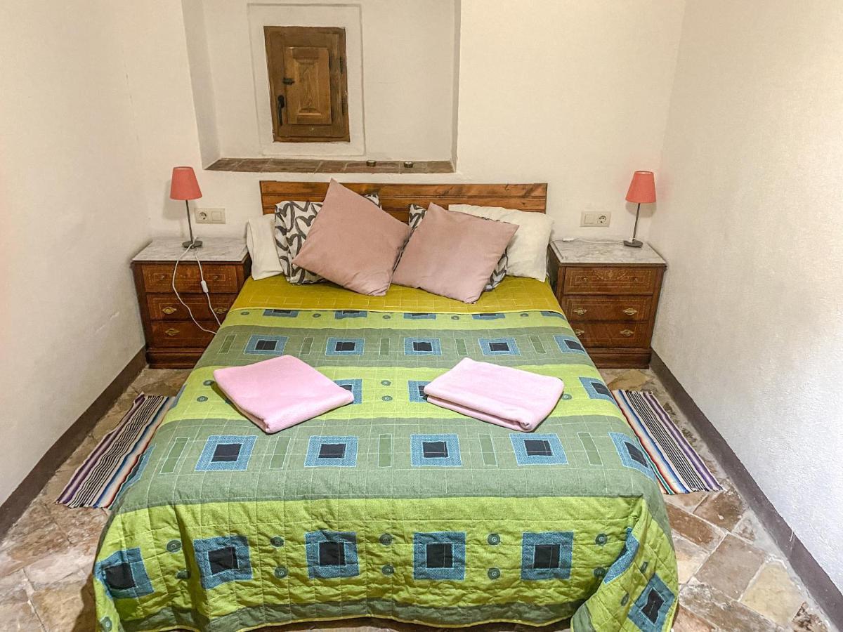 Pinell de Solsones Casa Rural Sant Petrus De Madrona מראה חיצוני תמונה