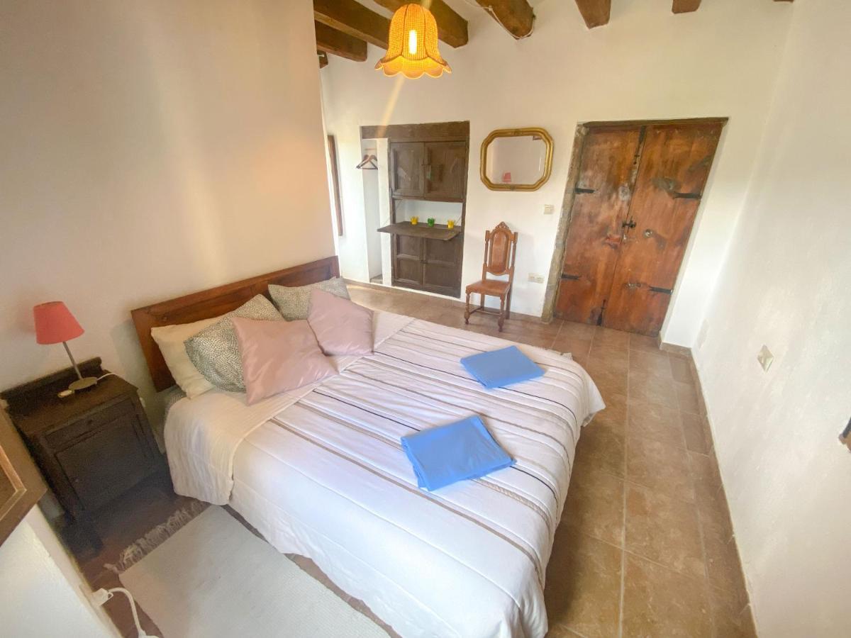 Pinell de Solsones Casa Rural Sant Petrus De Madrona מראה חיצוני תמונה