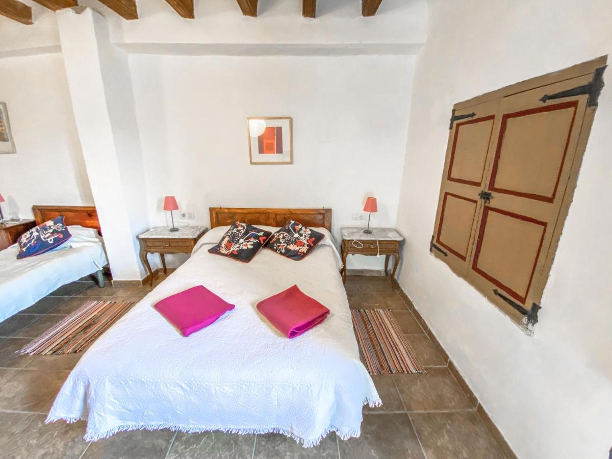 Pinell de Solsones Casa Rural Sant Petrus De Madrona מראה חיצוני תמונה