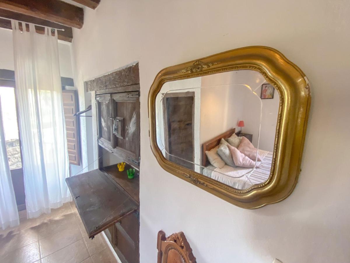 Pinell de Solsones Casa Rural Sant Petrus De Madrona מראה חיצוני תמונה